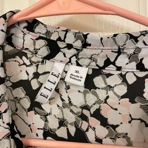 ELLE XL black floral top